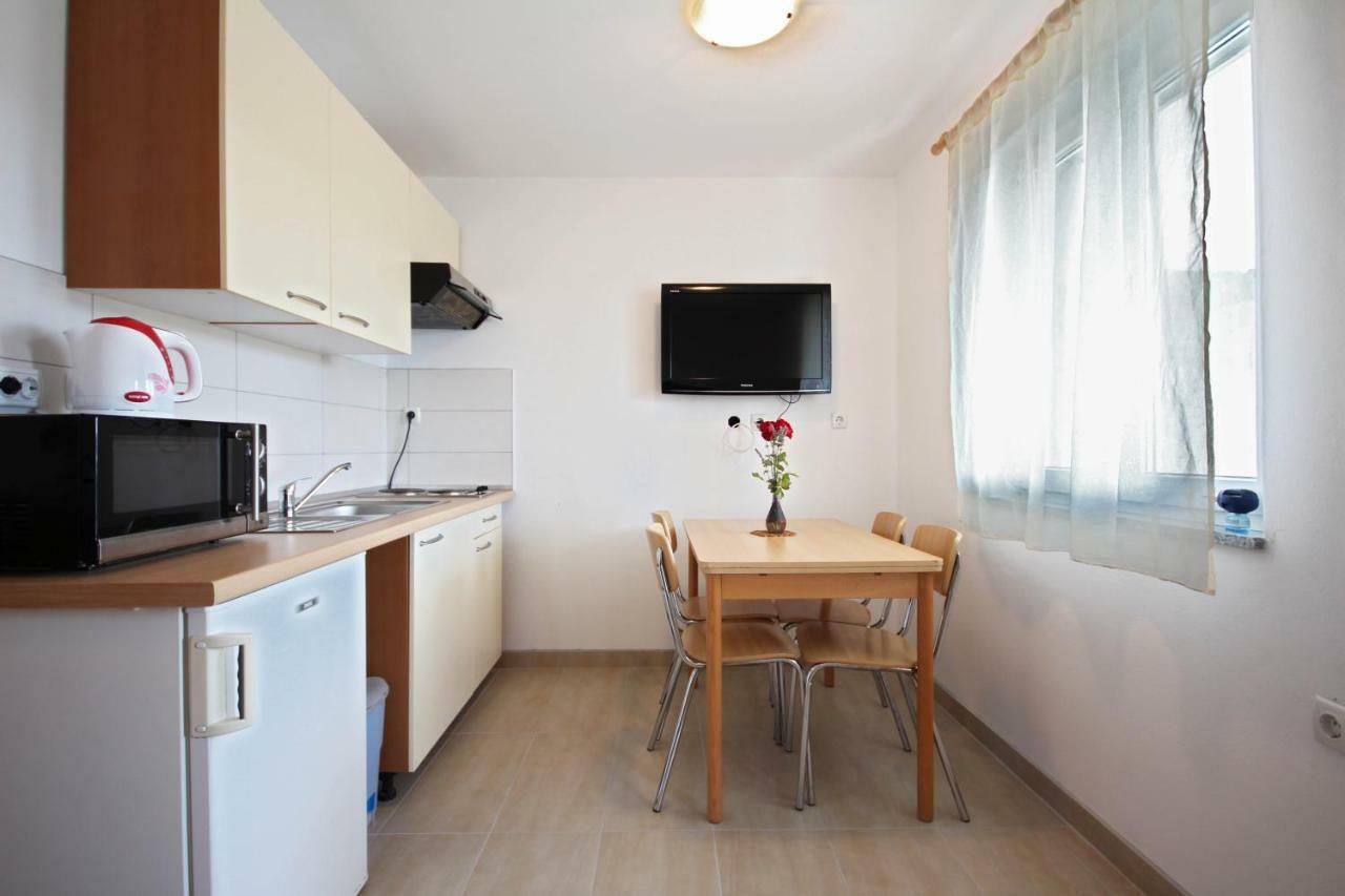 Apartmani Bradaric プーラ エクステリア 写真
